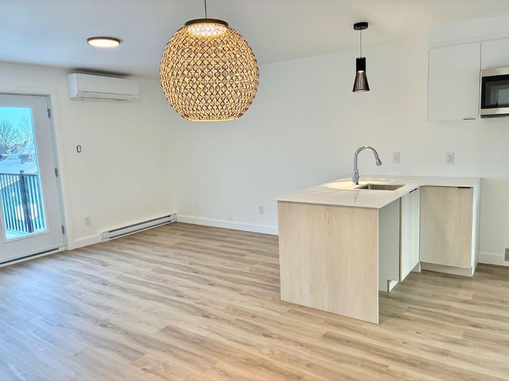 Superbe 4 ½ neuf au 3e étage à proximité de tout! | 3223800