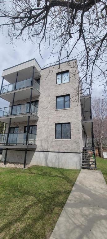 2 CH - 1 SDB - Québec - $1,517 /mo | 3223830