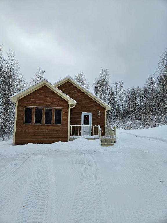 2 CH - 1 SDB - Saint-Honoré-de-Témiscouata - $2,700 /mo | 3212595