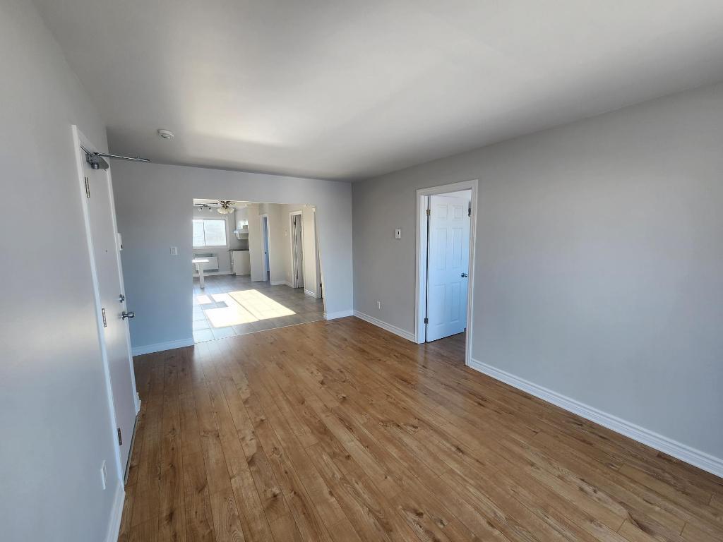 5 1/2 AVRIL OU MAI | 3212801