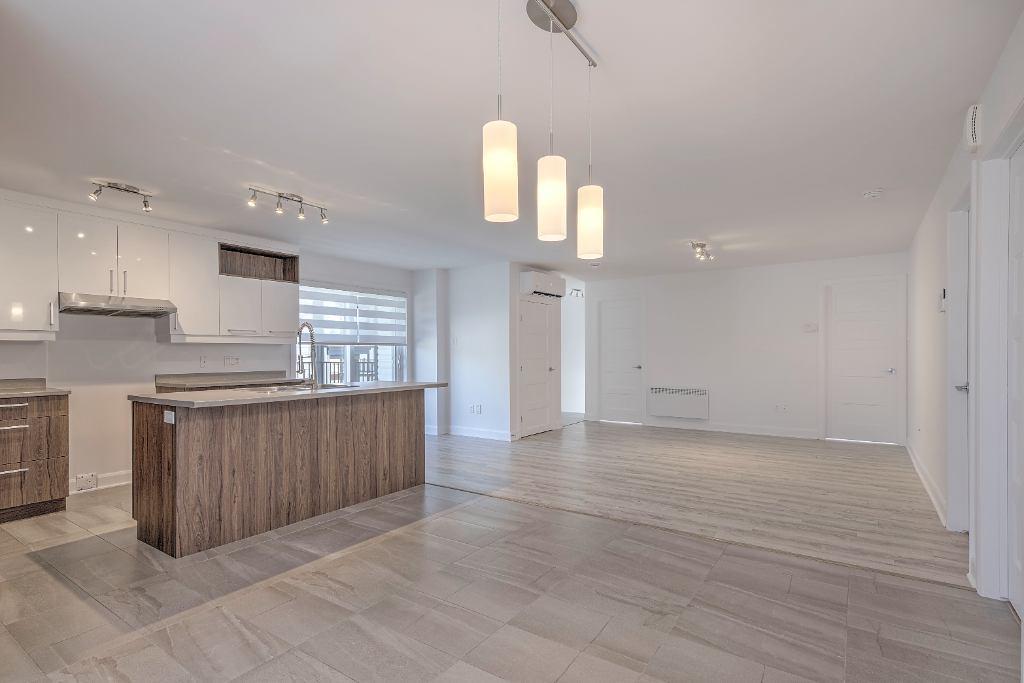 Beau et grand logement-appartement 5 1/2 haut de gamme à Lavaltrie | 3212853