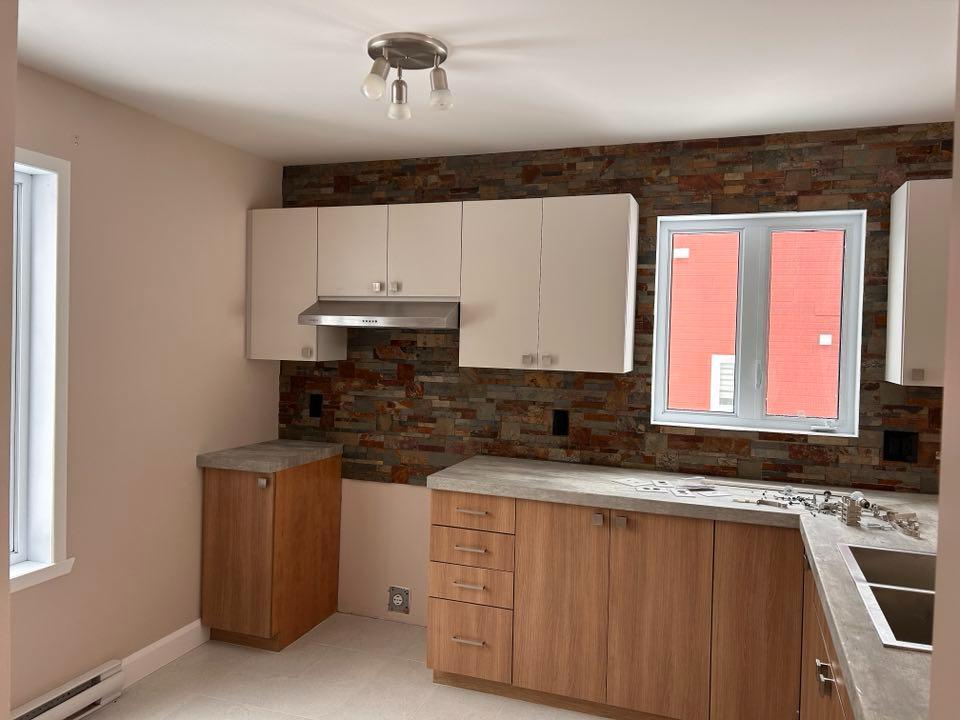 Bromont - Superbe 5 ½ entièrement rénové sur deux étages | 3212854