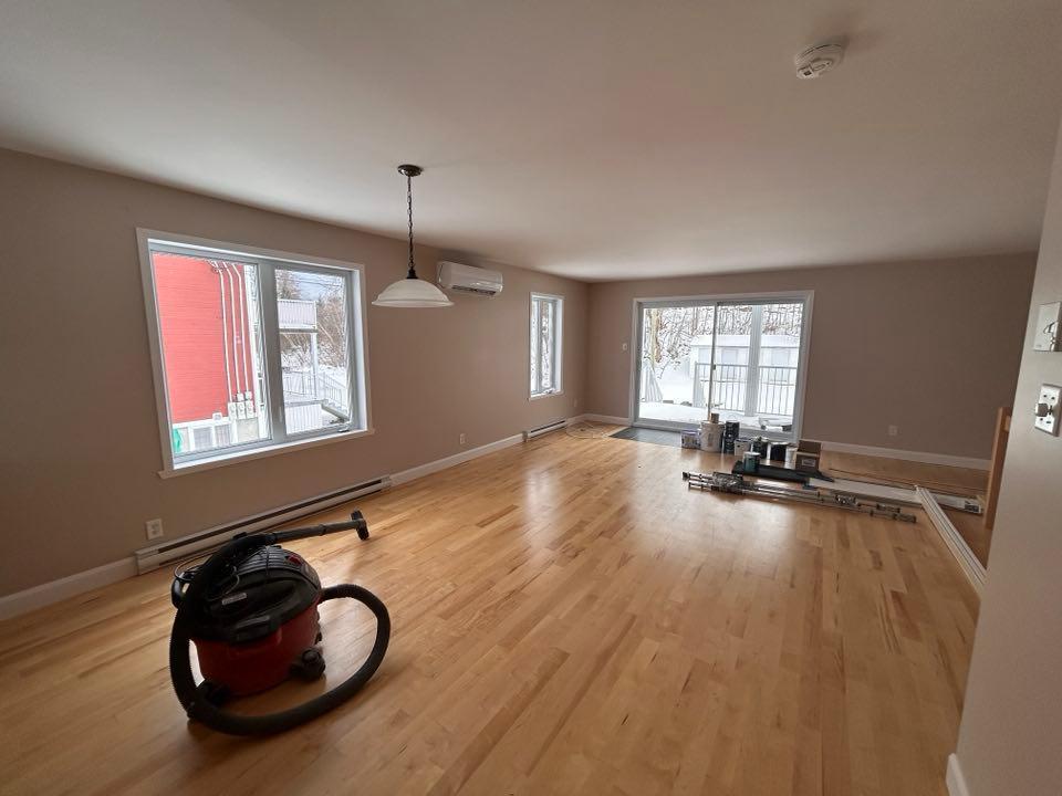 Bromont - Superbe 5 ½ entièrement rénové sur deux étages | 3212854