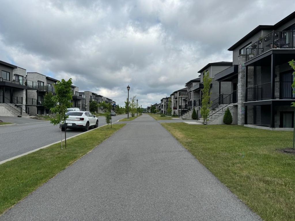 Appartement 4 & 1/2 | Construction récente, 1253 pi/2 | 3212856