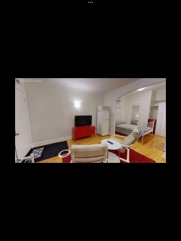 STUDIO TOUT MEUBLÉ | 3212886