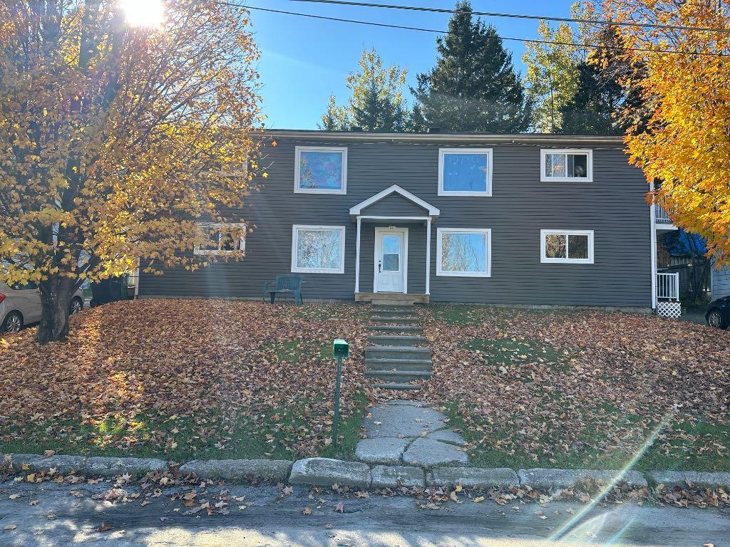 4 1/2 Rivière-Rouge, près de tout les services | 3212889