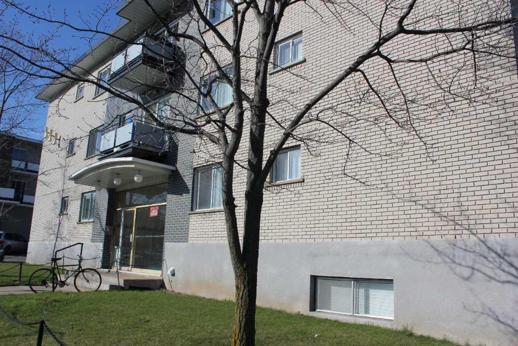 2 ½ studio, à louer, Laval, (LDR), tout inclus, libre 1ier juillet à pied métro cartier | 3215169