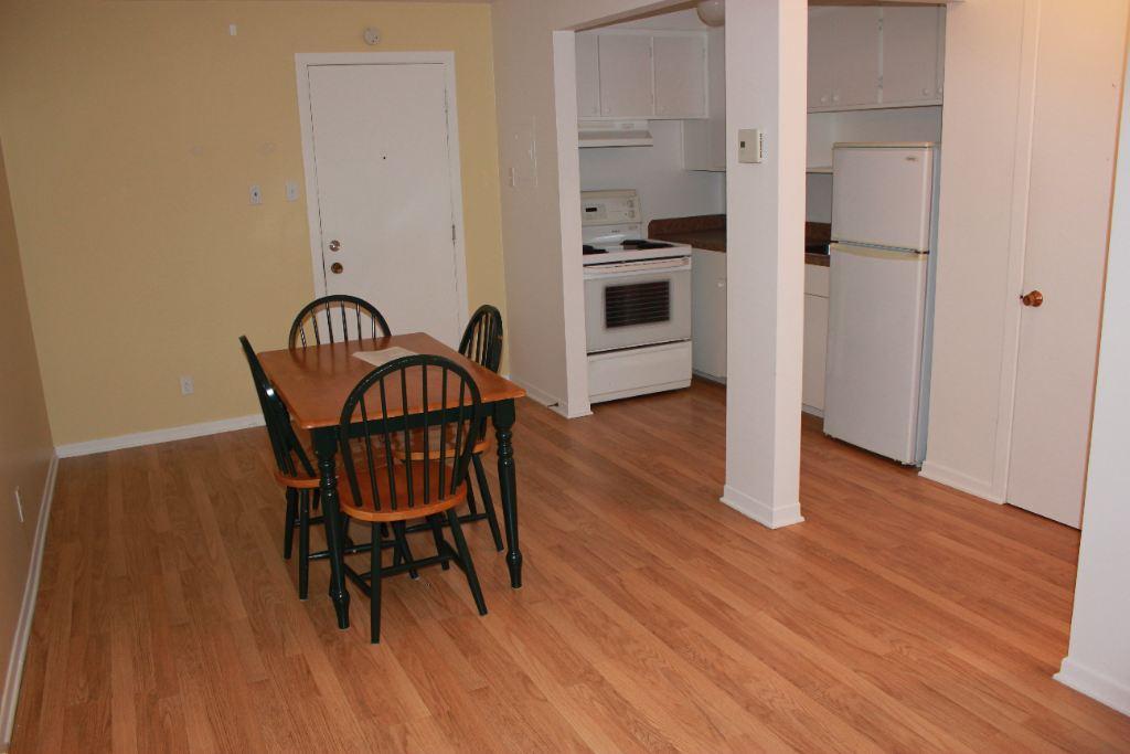 2 ½ studio, à louer, Laval (LDR), tout inclus, libre immédiatement à pied métro cartier | 3215170