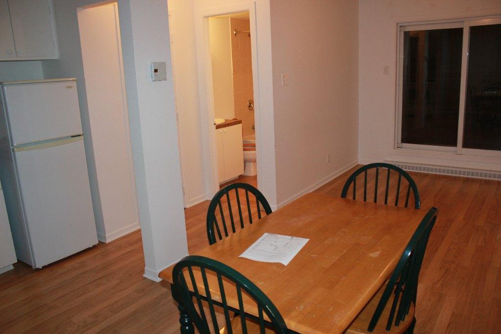 2 ½ studio, à louer, Laval (LDR), tout inclus, libre immédiatement à pied métro cartier | 3215170