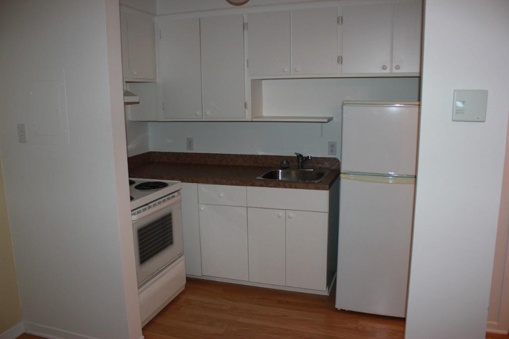 2 ½ studio, à louer, Laval (LDR), tout inclus, libre immédiatement à pied métro cartier | 3215170