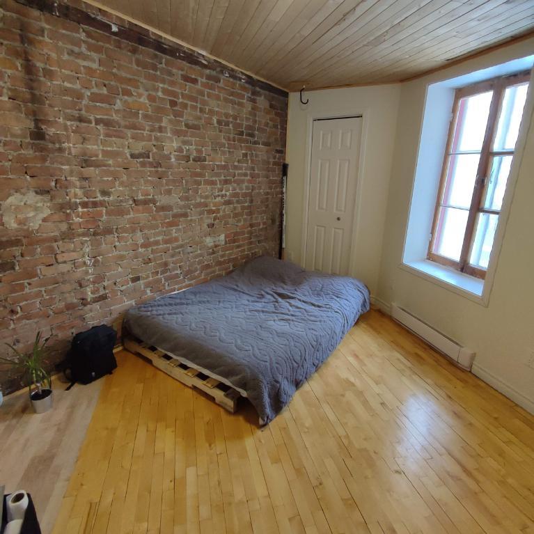 2 CH - 1 SDB - Québec - $1,050 /mo | 3225063