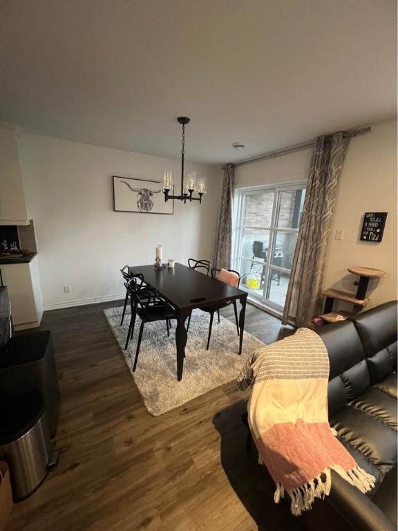 LUXUEUX CONDO 4 ½ - dernière étage + GARAGE + Remise – 2050$ | 3212983