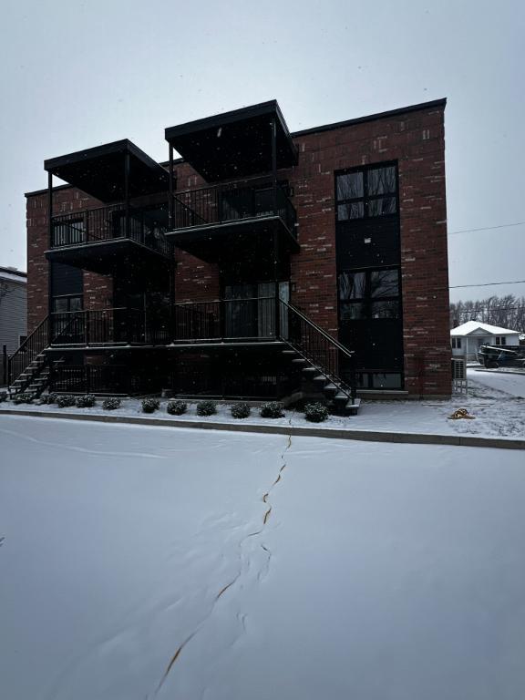 4 1/2 à louer, St-Jean-Sur-Richelieu, construction neuve, borne électrique | 3215131