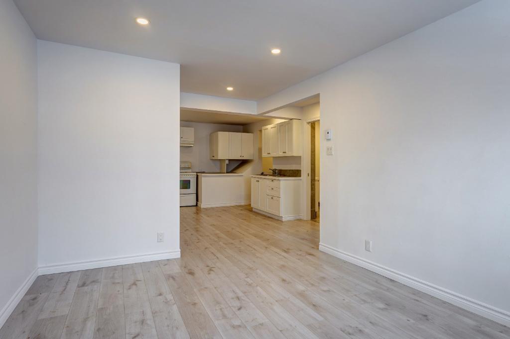 3 1/2 rénové à neuf à St-Eustache - Libre maintenant - TOUT INCLUS | 3215184