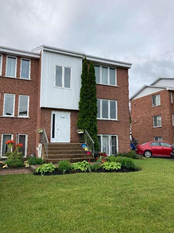 5 1/2 a louer à partir du 01 mai jusqu’au 01 juillet 2026 a saint constant PAS D'ANIMAUX | 3215697