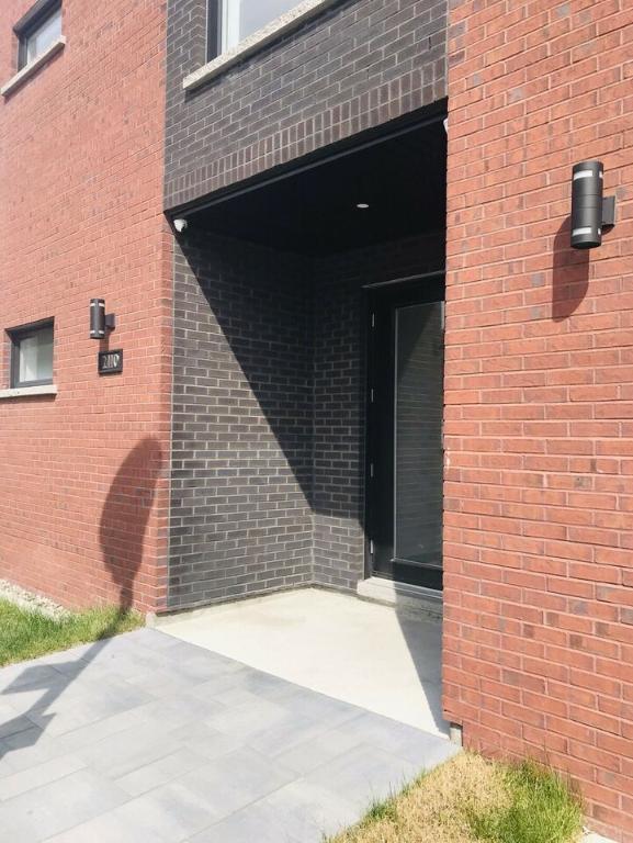 Grand 4 1/2 demi sous-sol récent à Saint-Sulpice (Villeray) | 3215216