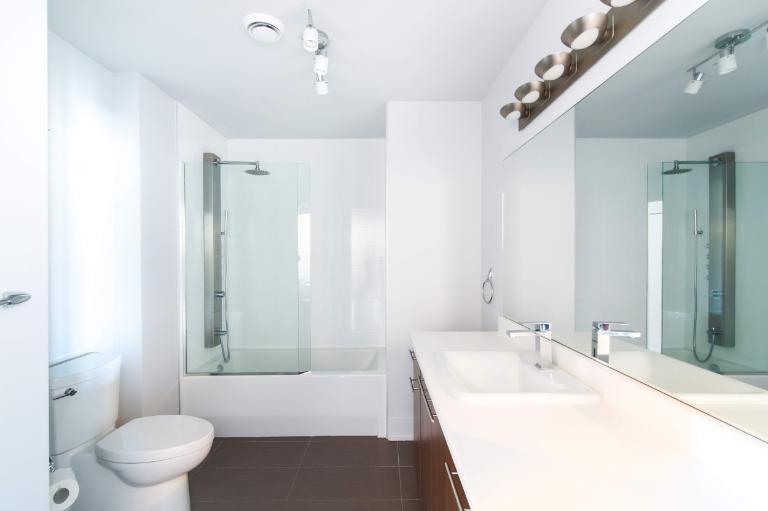 TRES GRAND 4.5 de 1100p2 -UNITE DE COIN - 2iem étage | 3215227