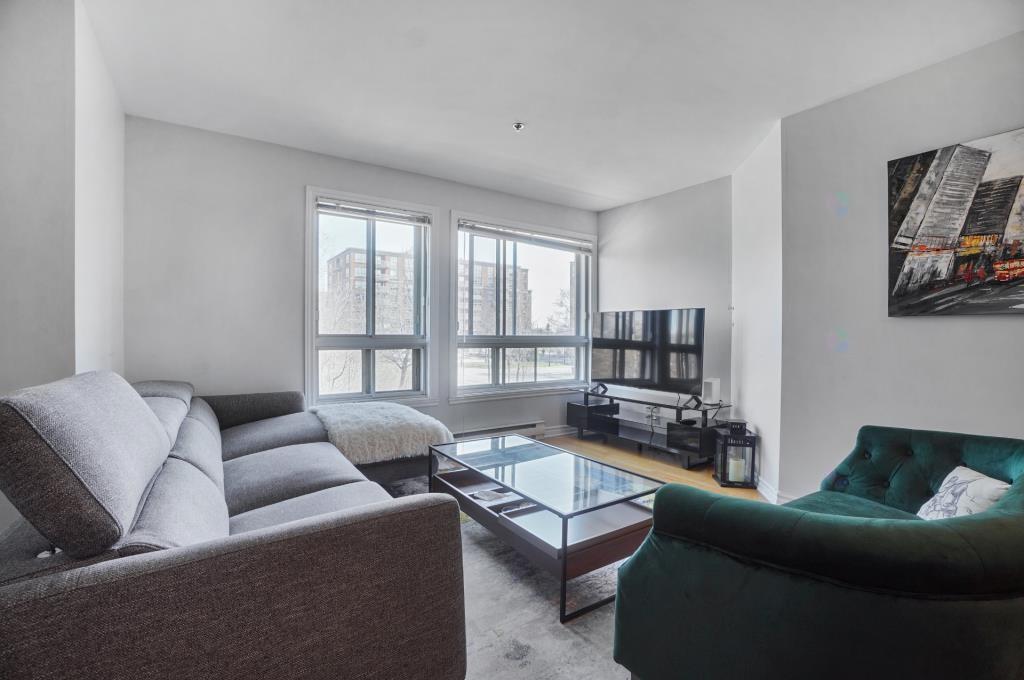 LUXUEUX CONDO 3 1/2 AVEC GARAGE PISCINE INTÉRIEUR | 3215246