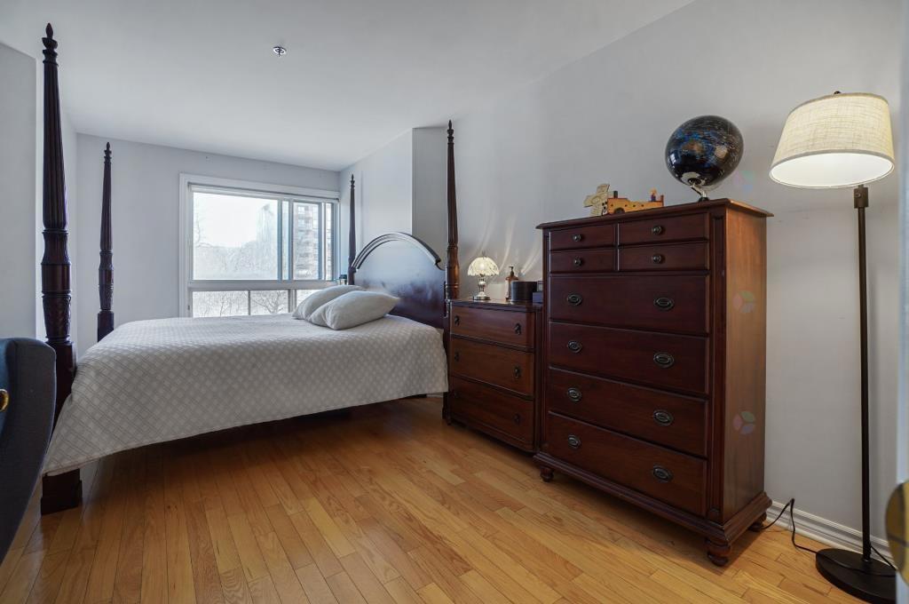 LUXUEUX CONDO 3 1/2 AVEC GARAGE PISCINE INTÉRIEUR | 3215246