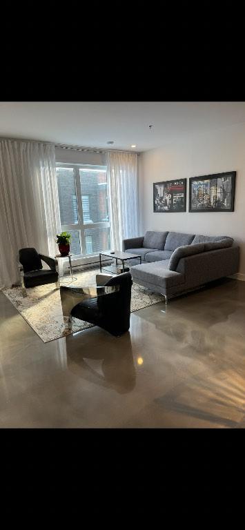 Grand 4 et demi+ bureau avec électroménagers inclus | 3215261