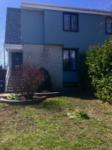 Cottage semi-détaché à louer au cœur de Laval | 3215427