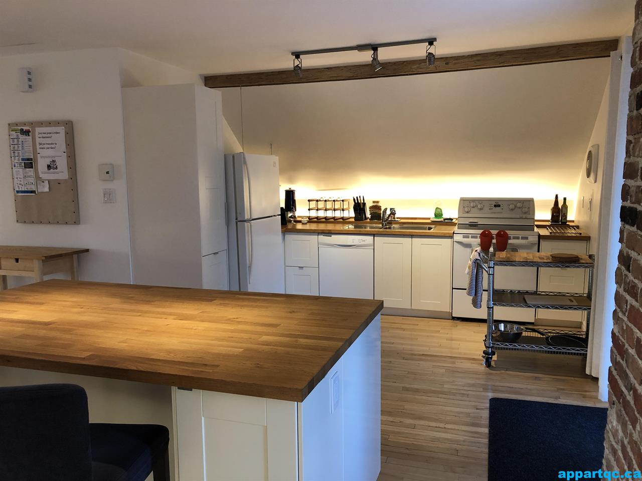 Longueuil – Loft meublé entièrement équipé à louer – Tout inclus – Court ou moyen terme | 3215455