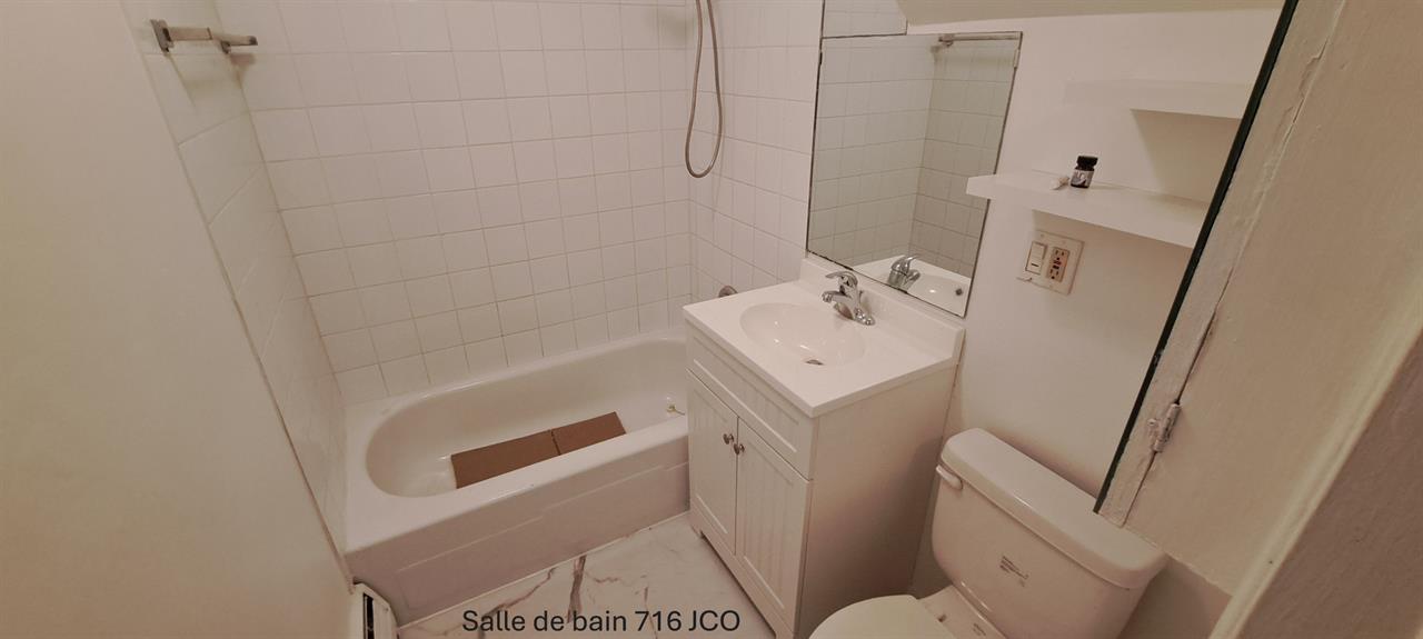 Longueuil – Appartement 3 1/2 à louer – Demi sous-sol d’un triplex | 3215457