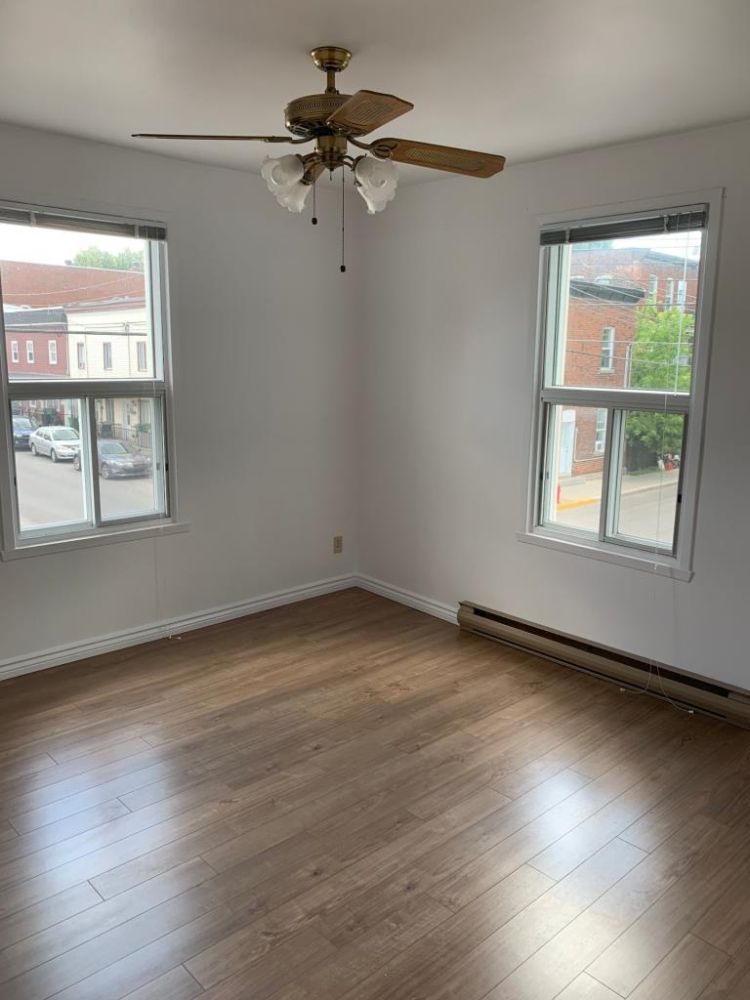 Montréal-Est – Grand logement 5 1/2 à louer au 2e étage | 3215530