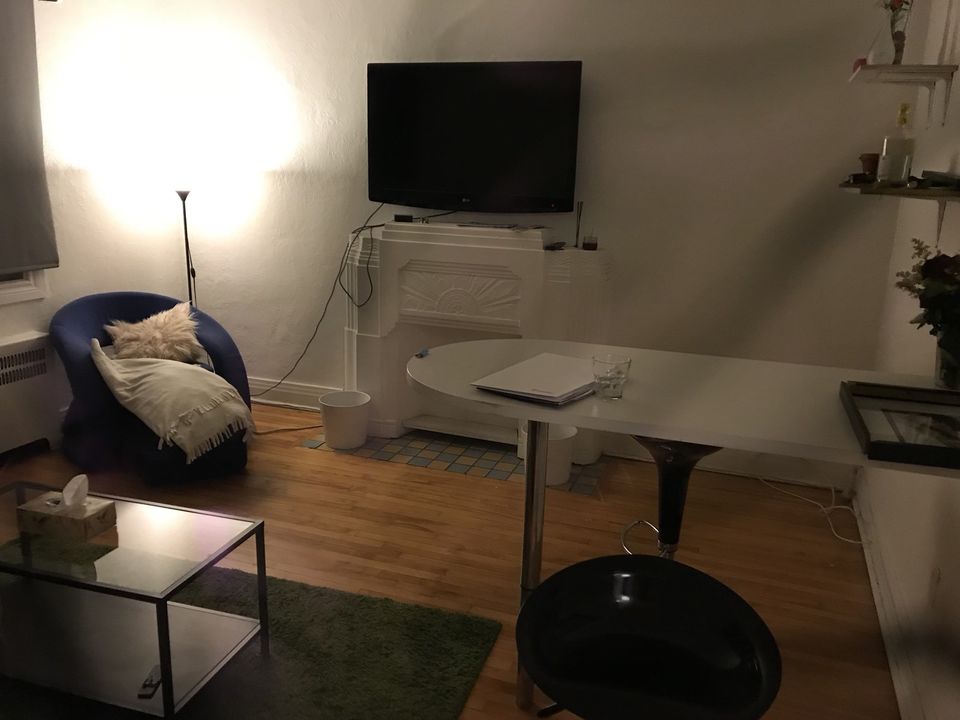 ᐅ Montréal – Grand logement 4 1/2 à louer – Chauffé – Électros – Garage – Locker | 3215546
