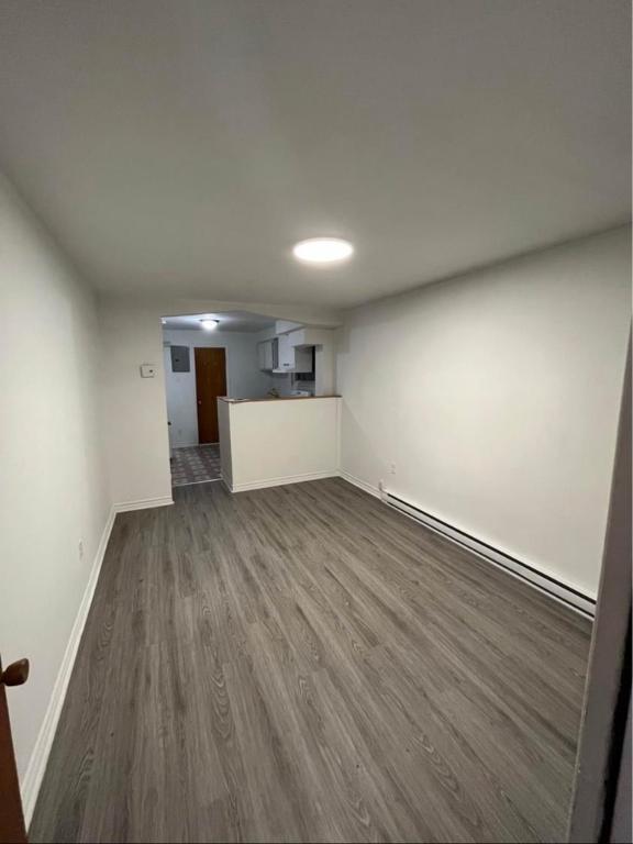 Studio/Bachelor à louer disponible 1 AVRIL | 3215626