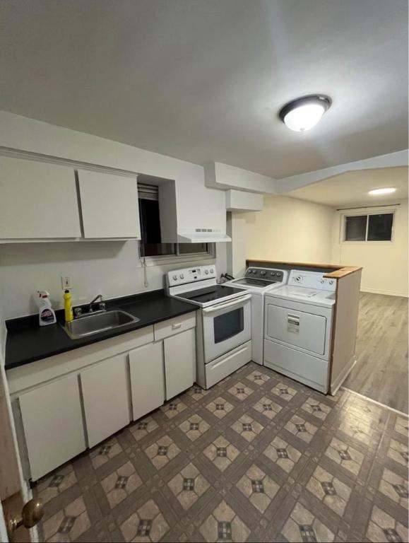 Studio/Bachelor à louer disponible 1 AVRIL | 3215626