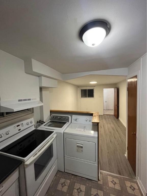 Studio/Bachelor à louer disponible 1 AVRIL | 3215626