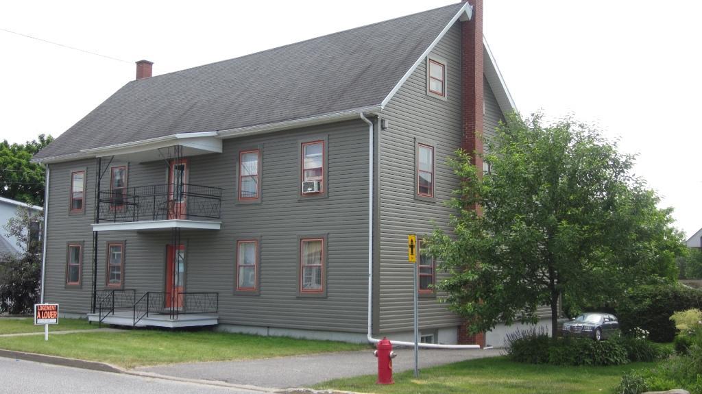 4 1/2 Kingsey Falls | 3215631