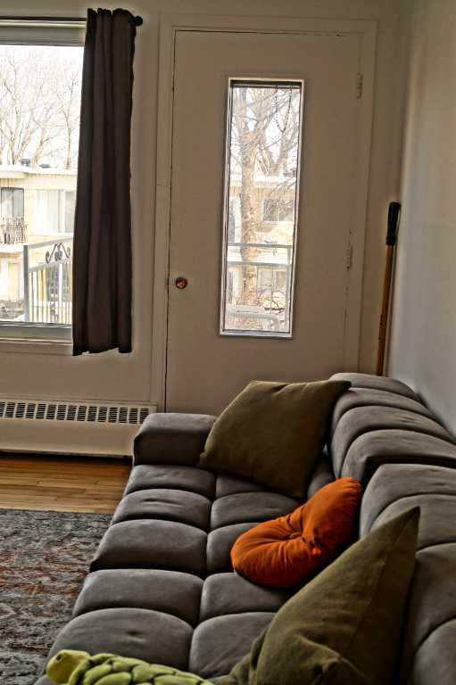 GRAND 4 1/2 à louer,, 3e étage, avenue Duval. Très propre et bien situé. | 3215642