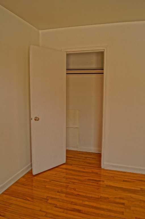 GRAND 4 1/2 dans Cité-Limoilou (avenue Duval). 2e étage. Très propre. | 3220133