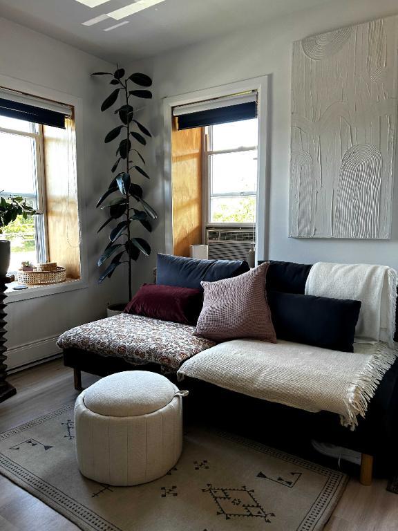 Beau 3 ½ fraîchement rénové, situé au 2e étage d’un duplex tranquille à Magog / 📍 Disponible dès maintenant | 3215650