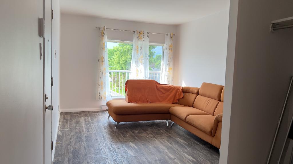 Beau appart 4 1/2. LIBRE 1er Avril, 1 mois de loyer gratuit | 3215652