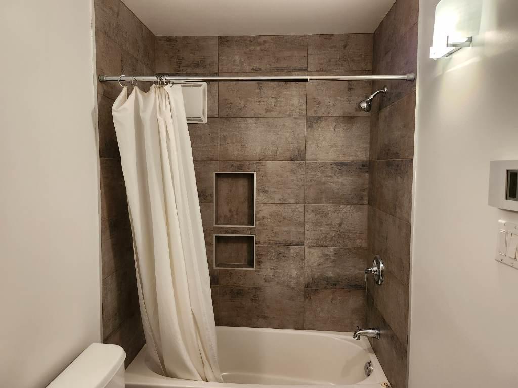 4 1/2 pces rénové, très éclairé, 1295$/mois | 3215664