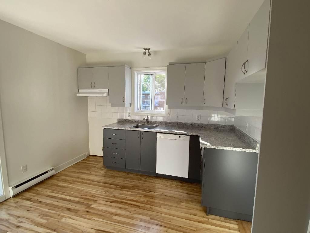 À ne pas manquer: grand, lumineux et climatisé 3 ½, près du métro Cadillac! | 3215668