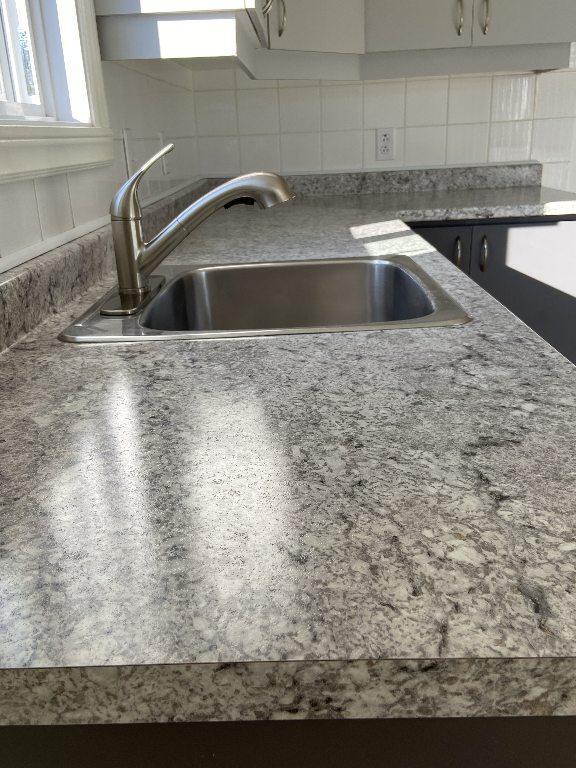 À ne pas manquer: grand, lumineux et climatisé 3 ½, près du métro Cadillac! | 3215668