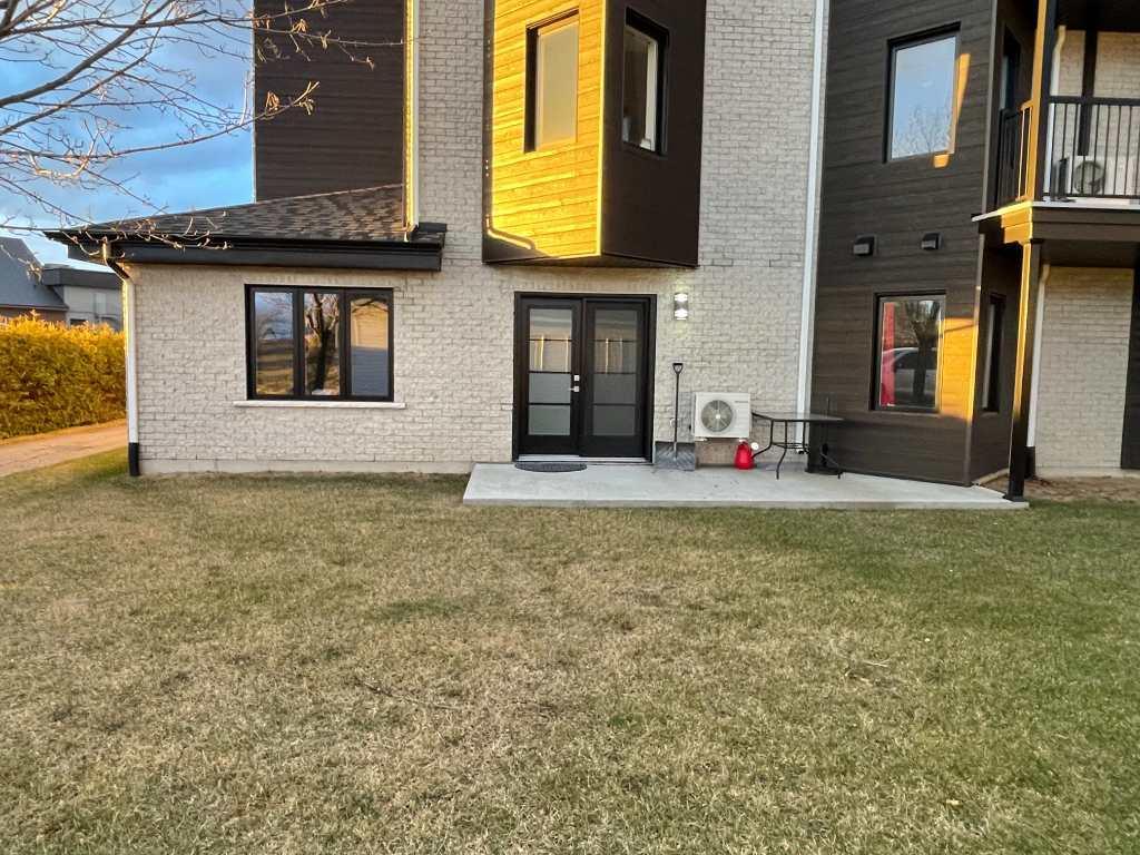 4 1/2 rez de chaussée | 3215677