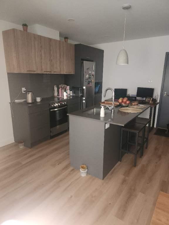 Cession de bail 3 1/2 moderne Centre ville de Laval – Métro Montmorency à 5 min – 1539$ – Disponible 3 avril | 3215691