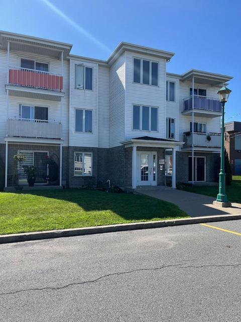 4 1/2 Saint-Basile-le-Grand | 3215696