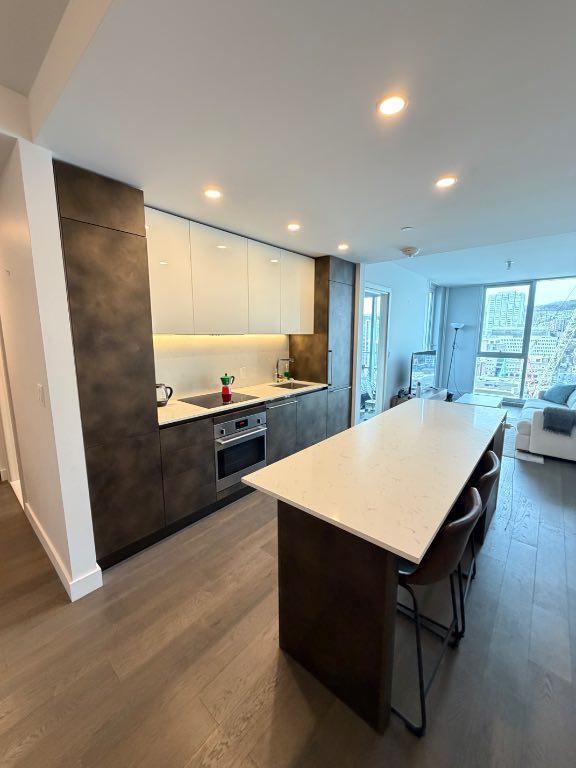 Grand condo 1 chambre + den (683 pi²) situé en plein cœur du centre-ville de Montréal | 3215736