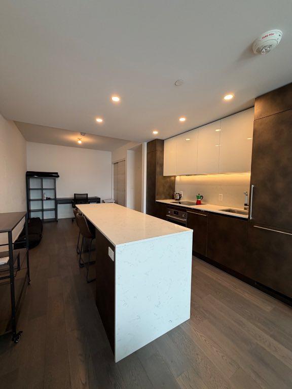 Grand condo 1 chambre + den (683 pi²) situé en plein cœur du centre-ville de Montréal | 3215736