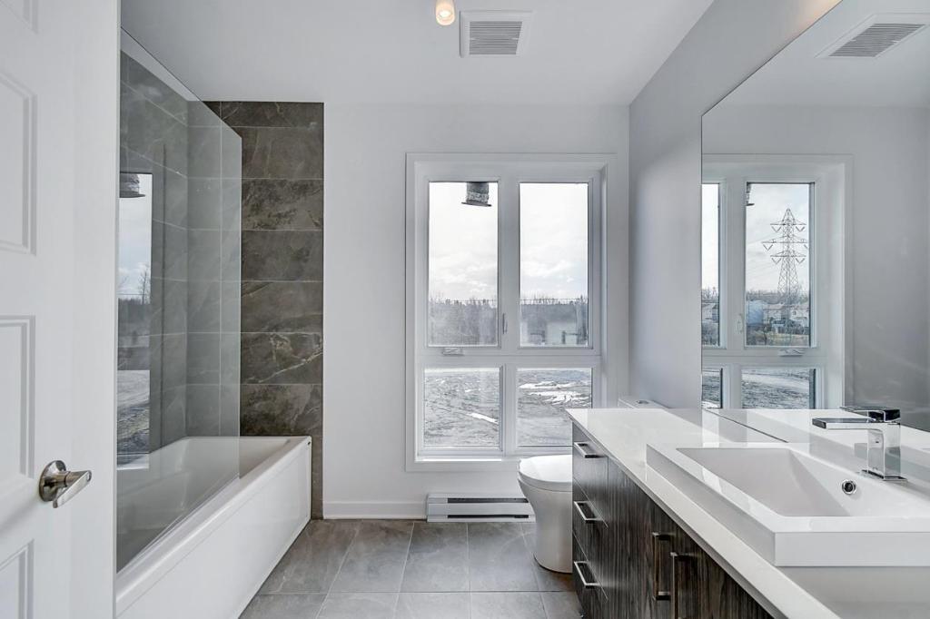 4 1/2 deux chambres et deux salles de bain | 3215741