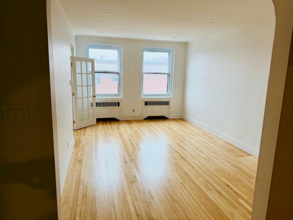 Grands 41/2 rénovés et lumineux | 3215780