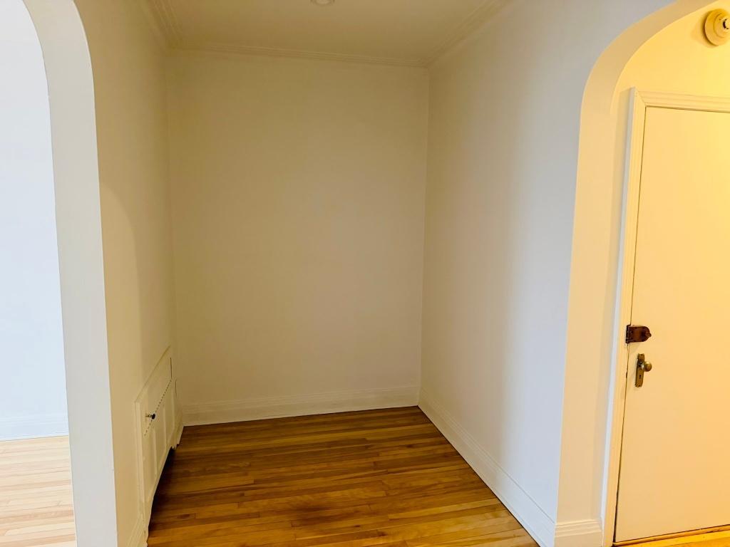 Grands 41/2 rénovés et lumineux | 3215780