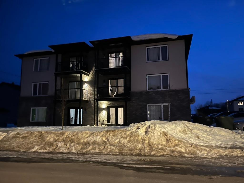 Rez-de-chaussée 5 1/2 | 3215827