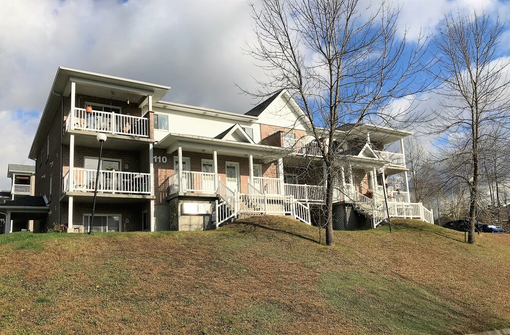 Beau 3½ Style Condo à 955$ Par Mois, Len | 3215941